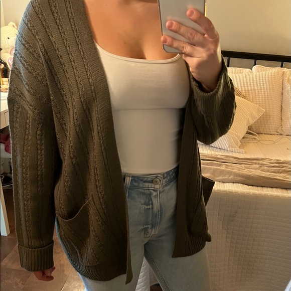Dark green cardigan- size M - Picture 2 of 4